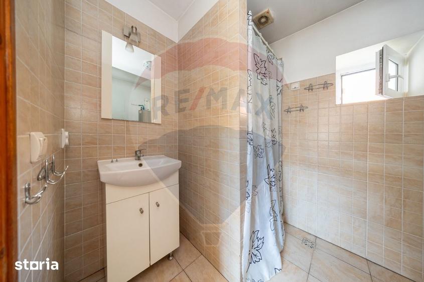 Casă cu 4 camere cu Teren 2259 Mp în Dumbrăvița