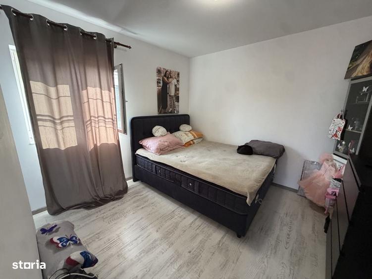 Casă cu 4 camere cu Teren 100 Mp în Central