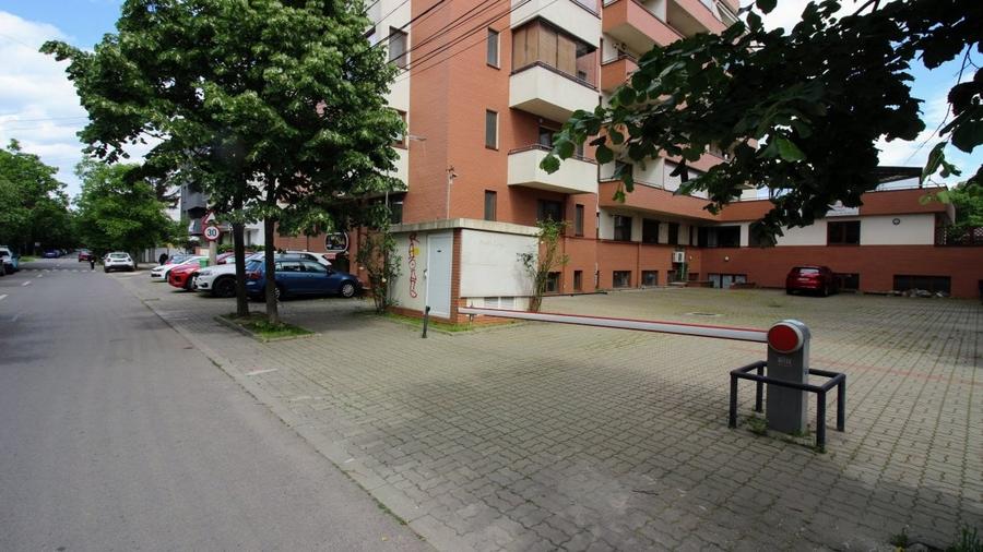 Birou, de 470 mp, în Băneasa