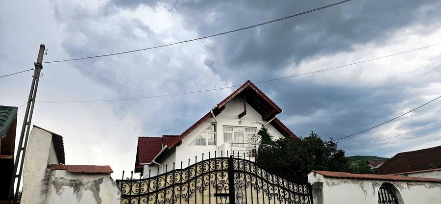 Casă cu 4 camere în Măgurele