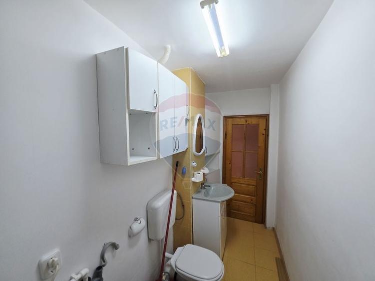 Apartament cu 4 camere decomandat, mobilat în Calea Romanului