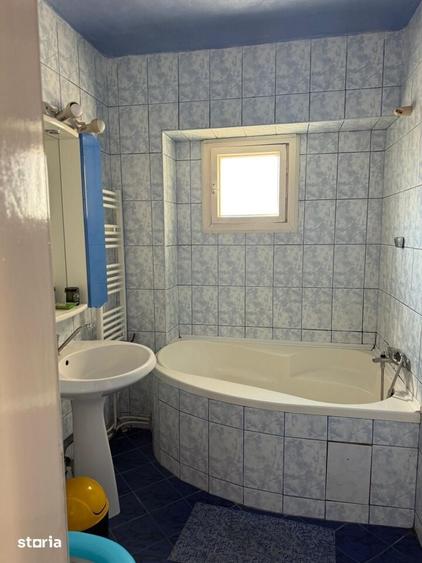 Apartament cu 3 camere în Canta