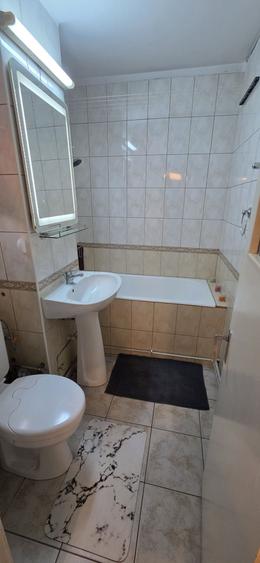 Apartament cu 2 camere decomandat în Malu Roșu