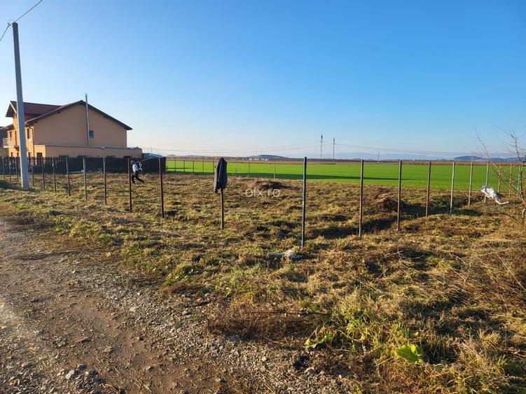 Teren de vanzare in Sacele, strada Mercur, nr. 239, 2 parcele alaturate de teren intravilan 778 mp in total (sau 389 mp individual)
