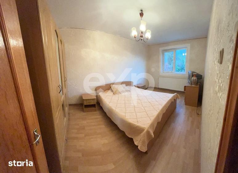 Casă cu 8 camere decomandat cu Teren 540 Mp în Voinești
