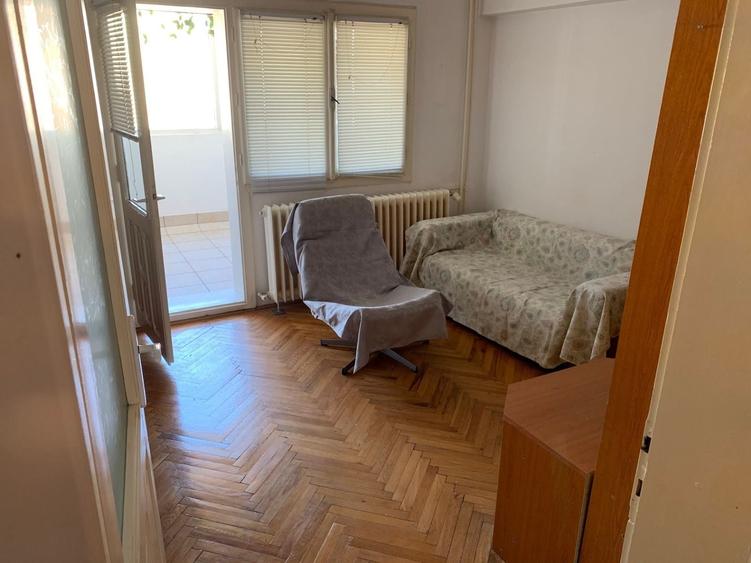 Apartament cu 4 camere în Pantelimon