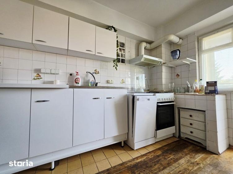 Apartament cu 4 camere decomandat, mobilat în Central