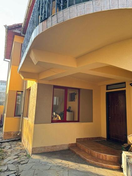 Casă cu 4 camere în Ultracentral
