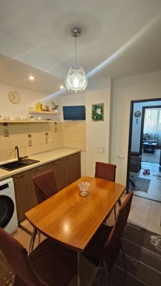 Apartament cu 3 camere decomandat, mobilat în Central