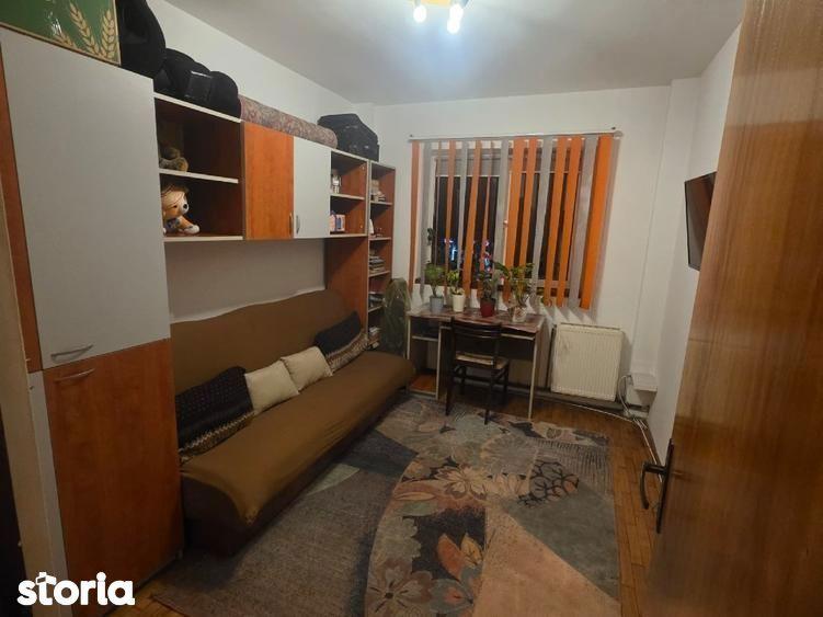 Apartament cu 4 camere decomandat, mobilat în Rahova