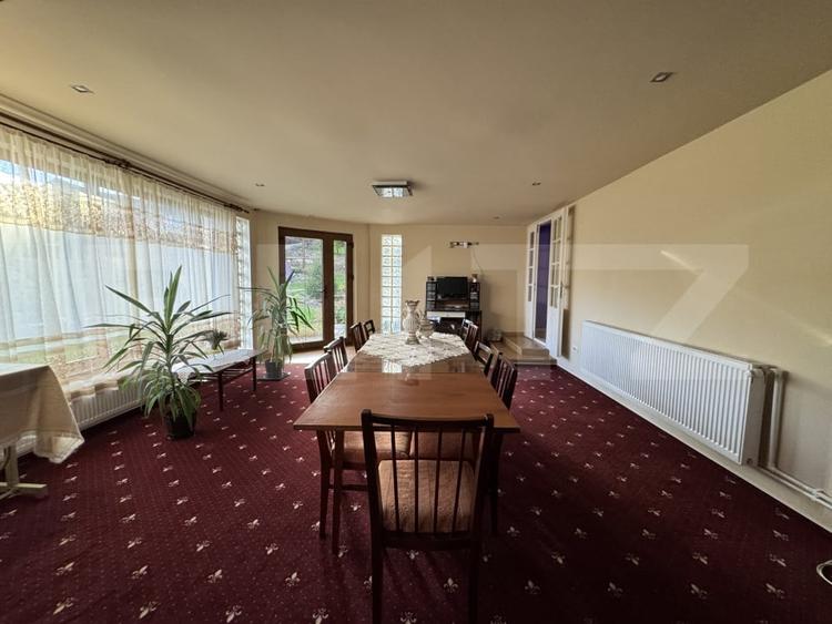 Casă individuală cu 6 camere cu Teren 2500 Mp în Simeria