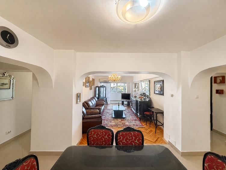 Apartament cu 4 camere decomandat în Unirii
