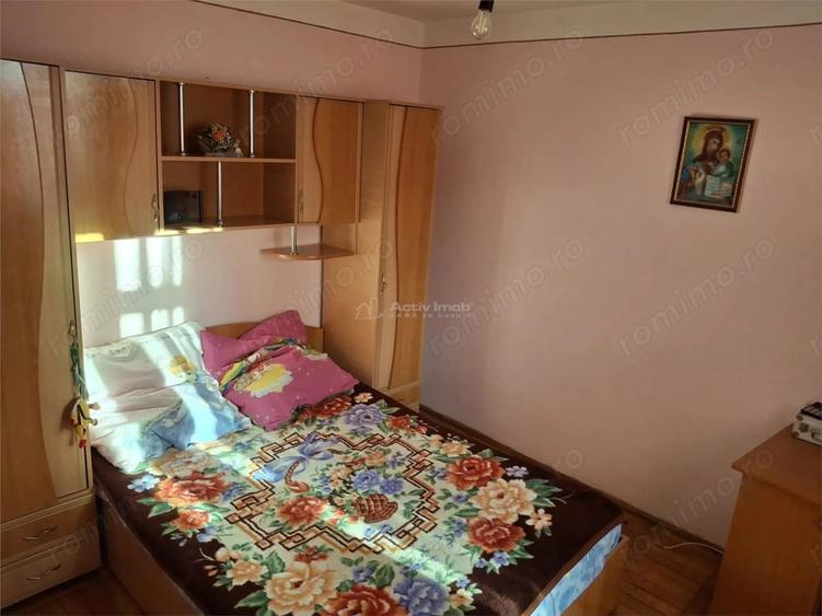 Apartament cu 2 camere semidecomandat în Micro III