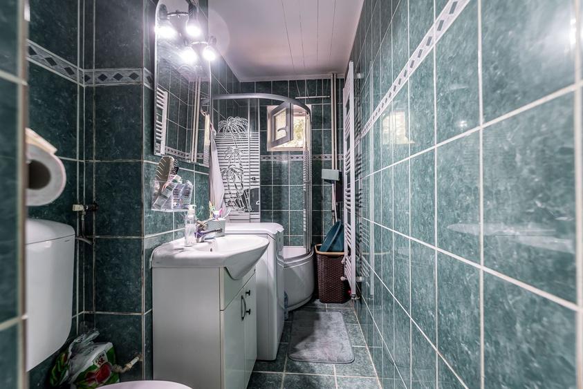 Apartament cu 3 camere semidecomandat în Aurel Vlaicu