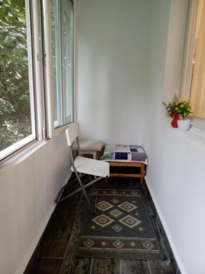 Apartament cu 3 camere semidecomandat în Berceni