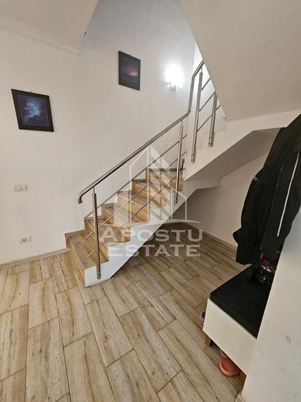 Casă individuală cu 4 camere cu Canalizare în Utvin