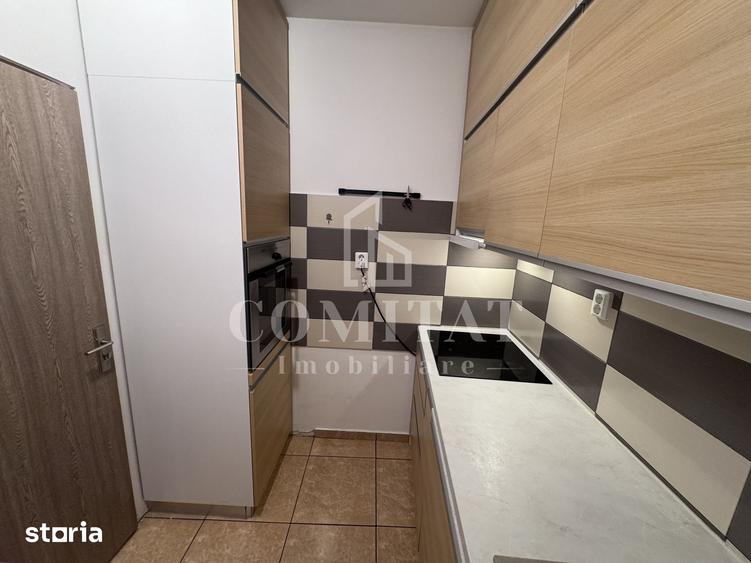 Apartament cu 3 camere semidecomandat în Central