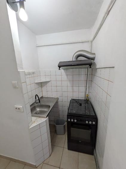 Apartament cu 3 camere semidecomandat, mobilat în Freidorf