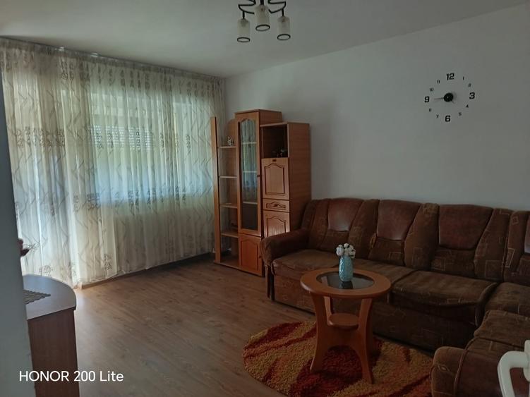 Apartament cu 2 camere decomandat în Buzaului