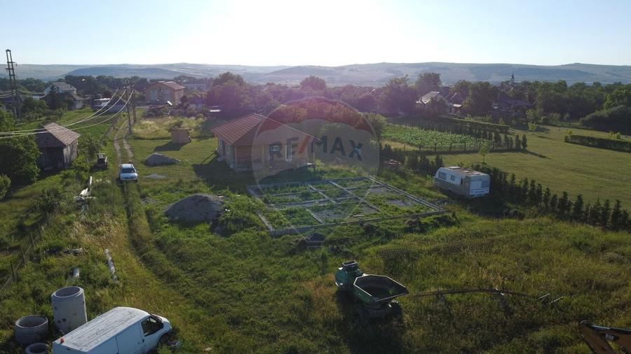 Teren Construcții intravilan de 2263 mp, în Jucu de Sus