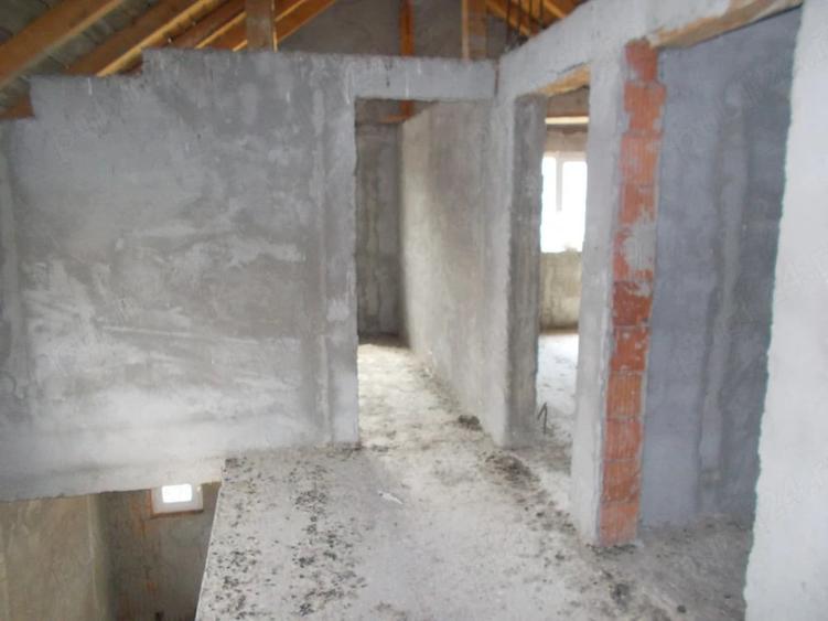 Casă cu 3 camere cu Teren 474 Mp în Giroc