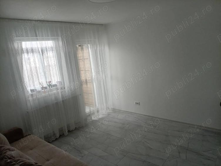Apartament cu 3 camere decomandat în Sud