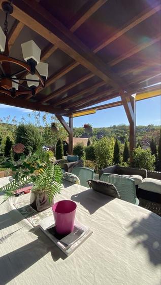 Casă cu 4 camere cu Teren 6000 Mp în Bărăi