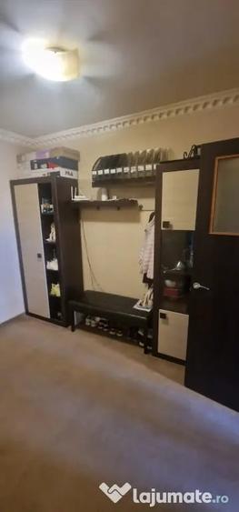 Apartament cu 2 camere decomandat în Titan