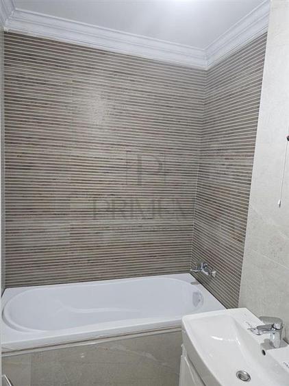 Apartament cu 3 camere semidecomandat în Torontalului