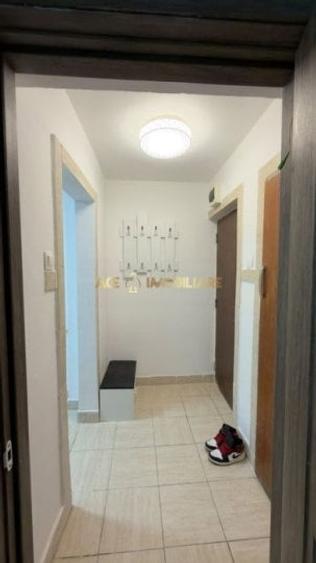 Apartament cu 2 camere semidecomandat, mobilat în Berceni