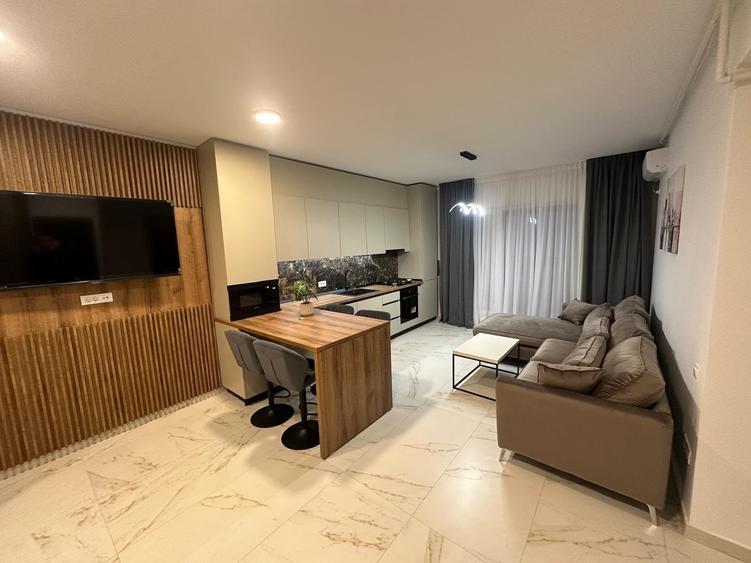 Apartament cu 3 camere semidecomandat în Brâncoveanu