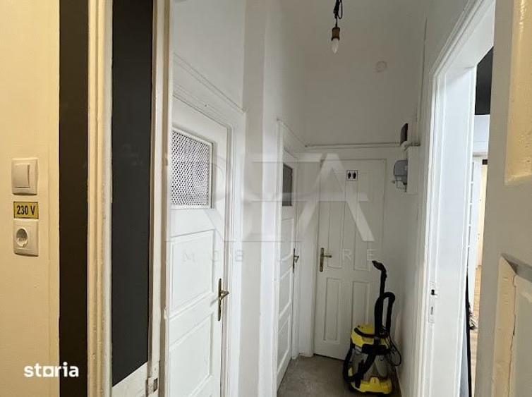 Apartament cu 4 camere semidecomandat în Romană