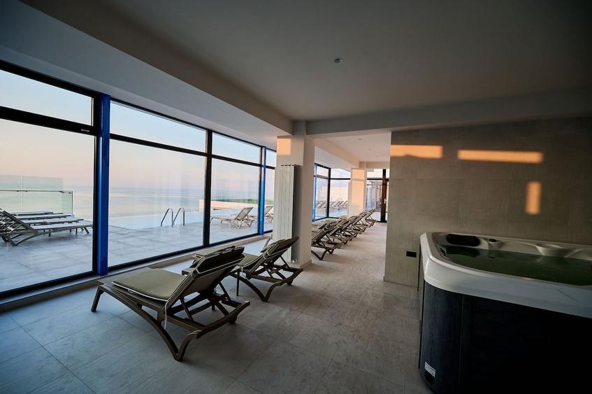 Apartament cu 3 camere decomandat în Mamaia-Sat