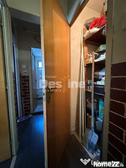 Apartament cu 3 camere decomandat, mobilat în Vitan