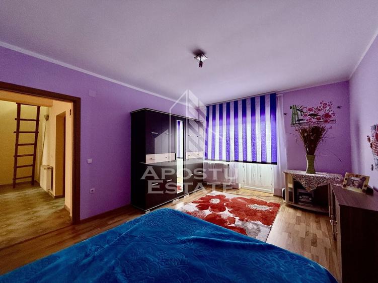 Casă individuală cu 6 camere cu Canalizare în Ghirodei