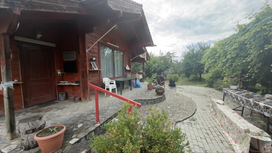 Casă cu 3 camere în Cătunu