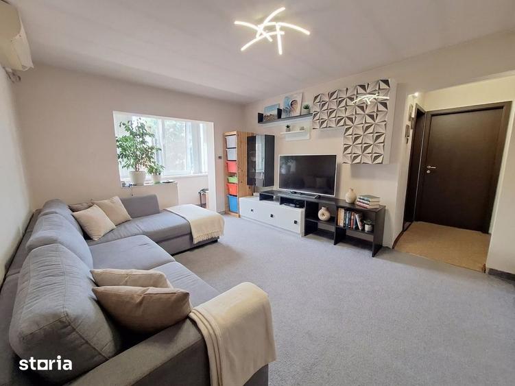 Apartament cu 2 camere semidecomandat, mobilat în Est
