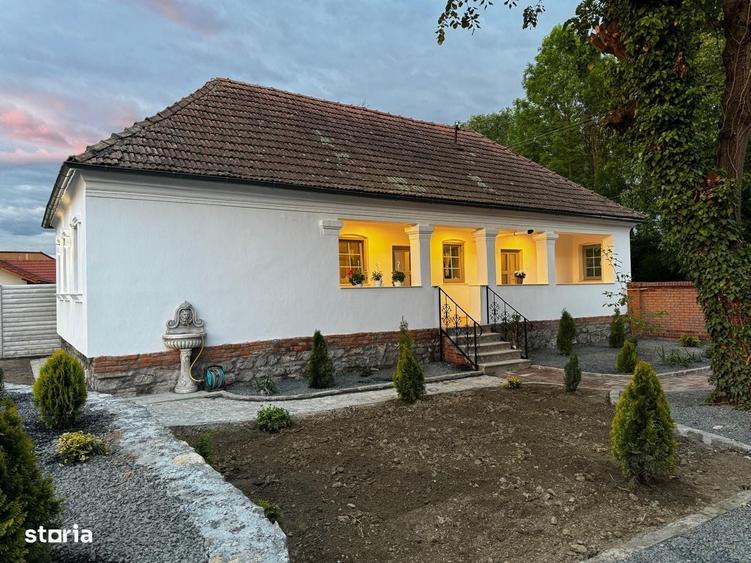 Casă cu 3 camere cu Teren 2000 Mp în Băcia