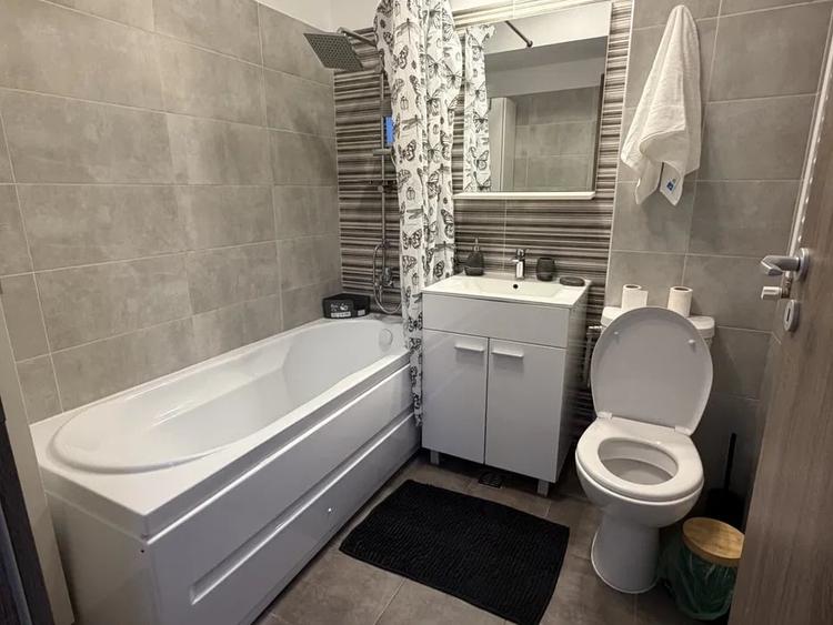 Apartament cu 2 camere decomandat, mobilat în Păcii