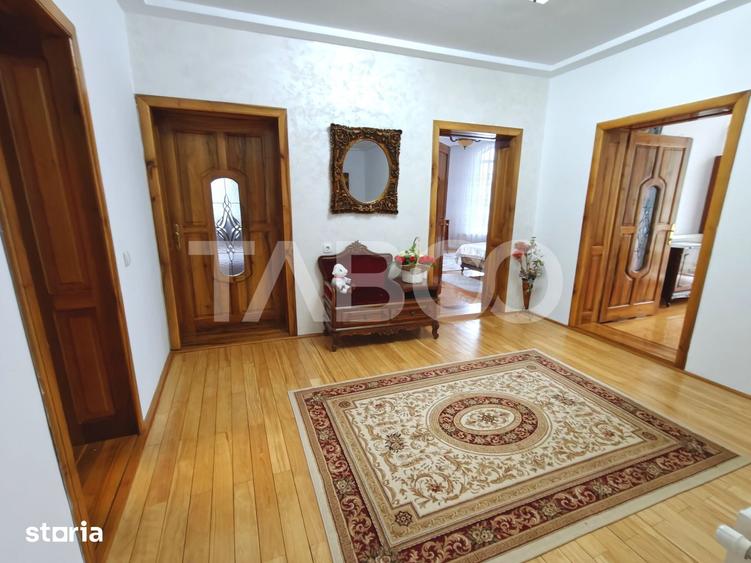 Casă cu 5 camere cu Teren 230 Mp în Turnișor