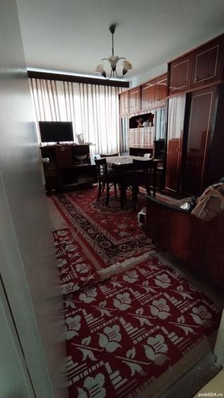 Apartament cu 3 camere semidecomandat în Lupeni