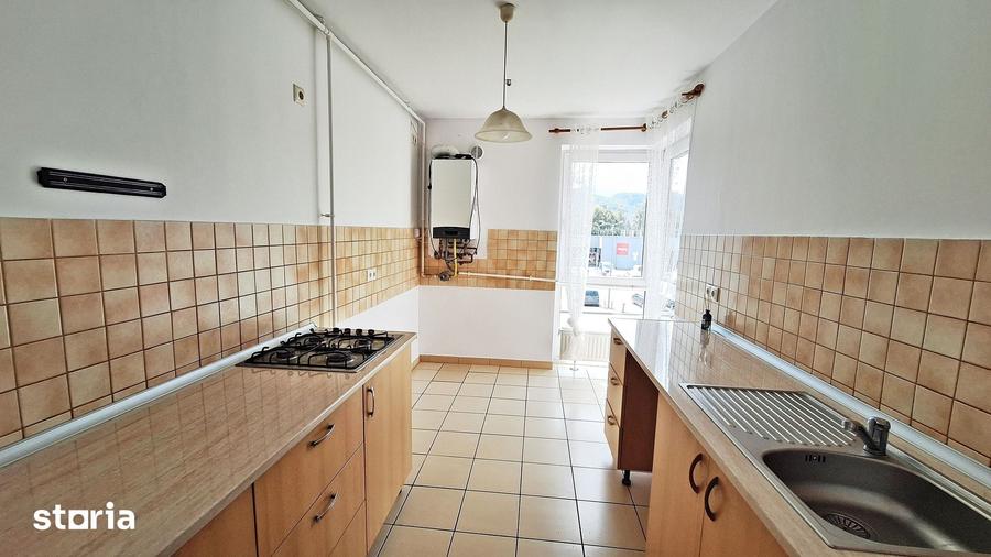 Apartament cu 3 camere decomandat în Bartolomeu