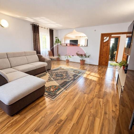Duplex cu 8 camere cu Teren 630 Mp în Central