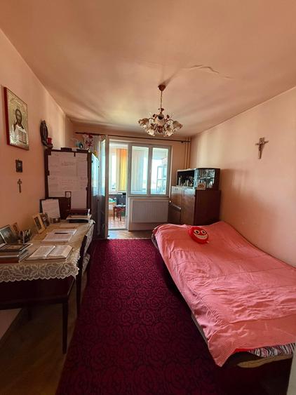Apartament cu 65 camere în Girocului