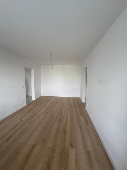 Apartament cu 2 camere decomandat în Baba Novac