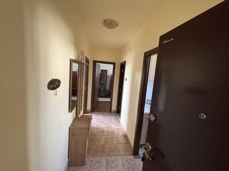 Apartament cu 2 camere decomandat în Complex Studențesc