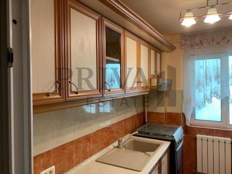 Apartament cu 3 camere decomandat, mobilat în Girocului
