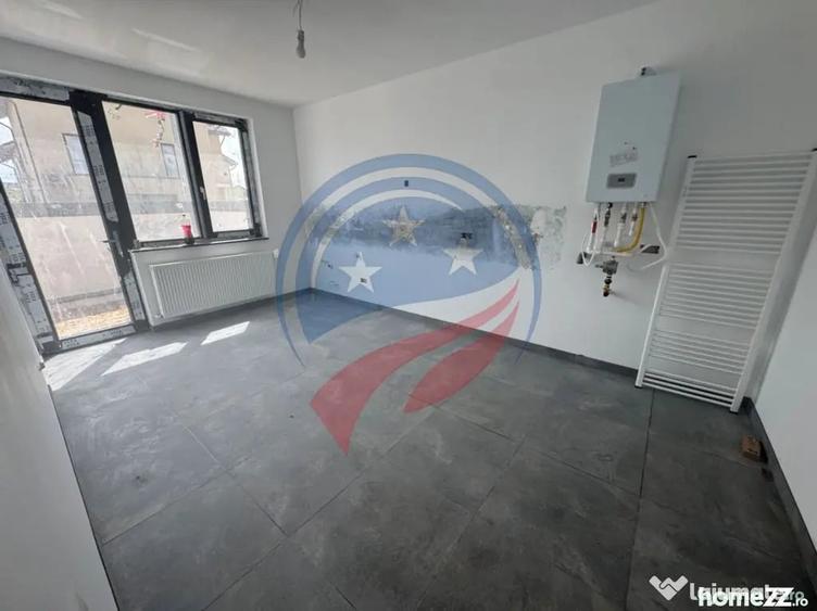 Casă cu 5 camere cu Teren 475 Mp în Braniște (Podari)