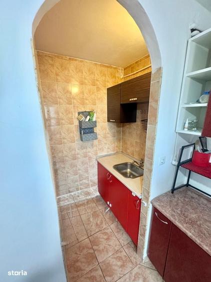 Apartament cu 3 camere în Uiești