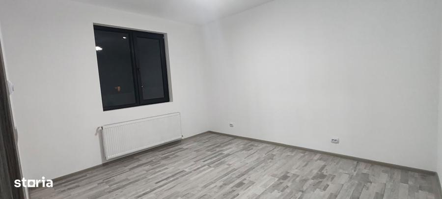 Casă cu 4 camere cu Teren 180 Mp în Central
